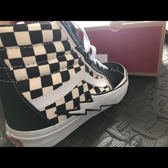 Vans - Picture 4 of 6